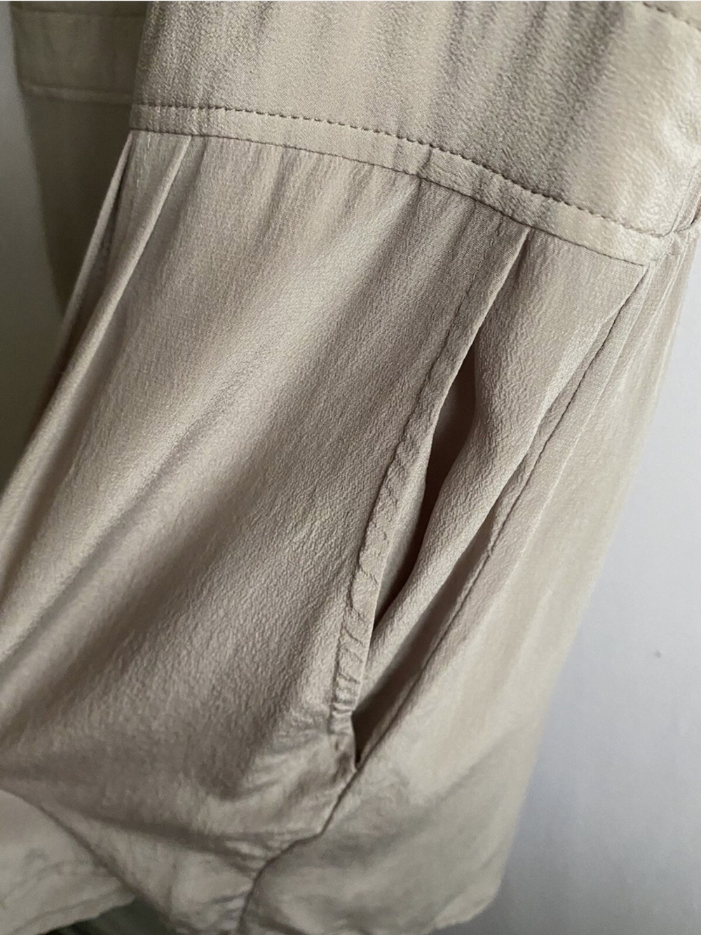 BCBGMaxAzria Paloma Hazelnut Taupe Sleeveless Romper size M Pleated Beige Tan - Picture 12 of 14